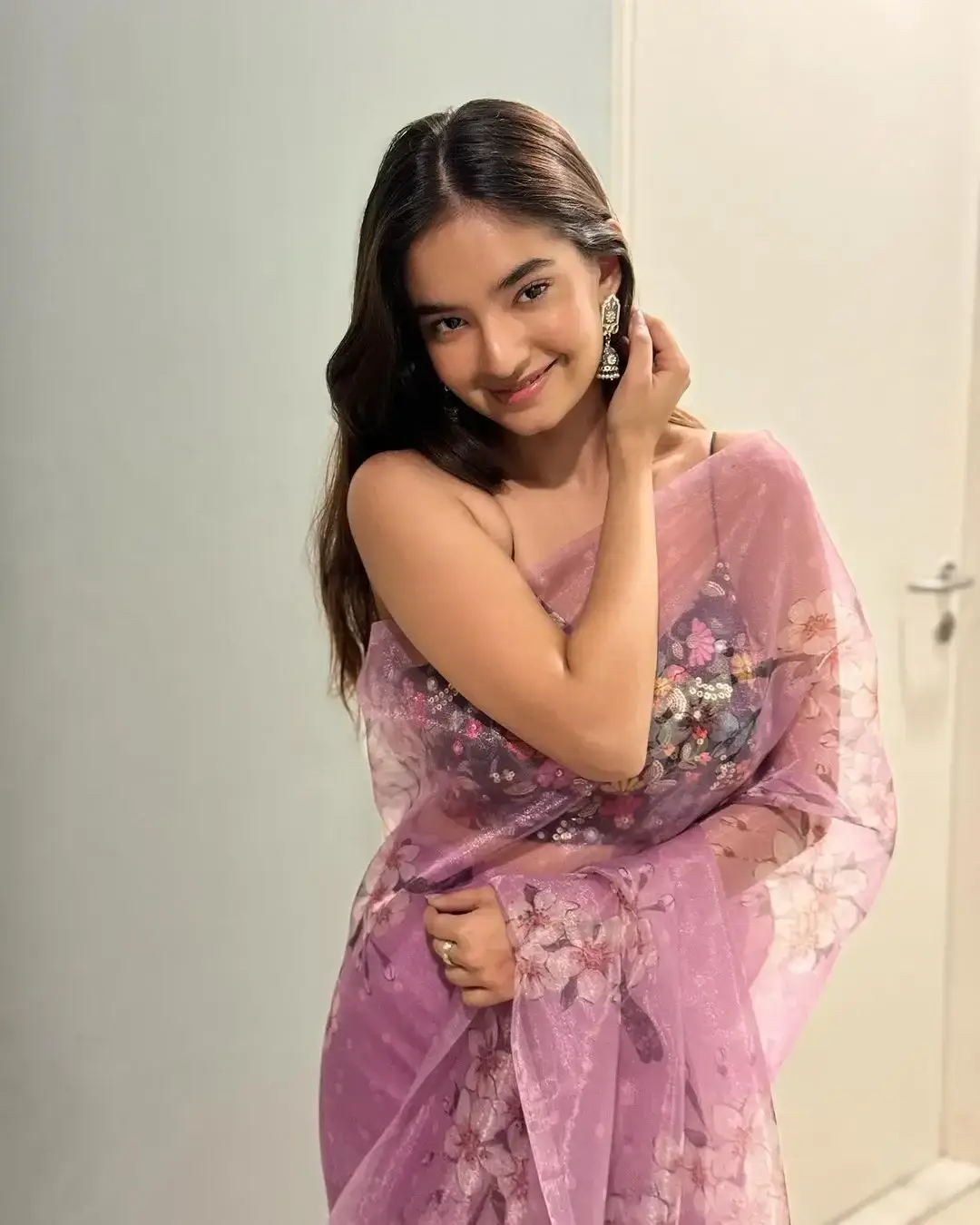 Bollywood Actress Anushka Sen in Sleeveless Violet Saree